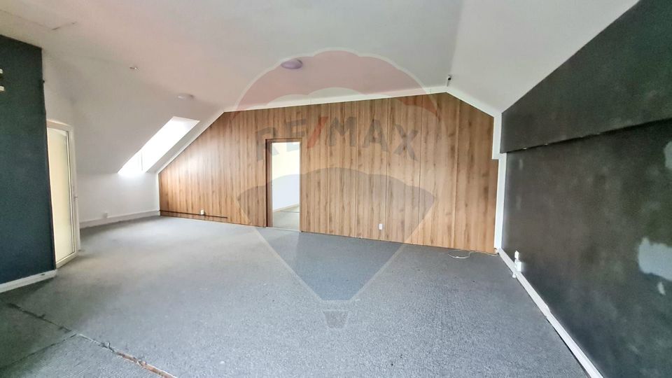 Spațiu de birouri de închiriat în casă 318 mp în zona Între Lacuri