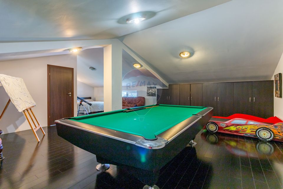 A House Like Home, beautiful courtyard 1950sqm, near the Green Quarter