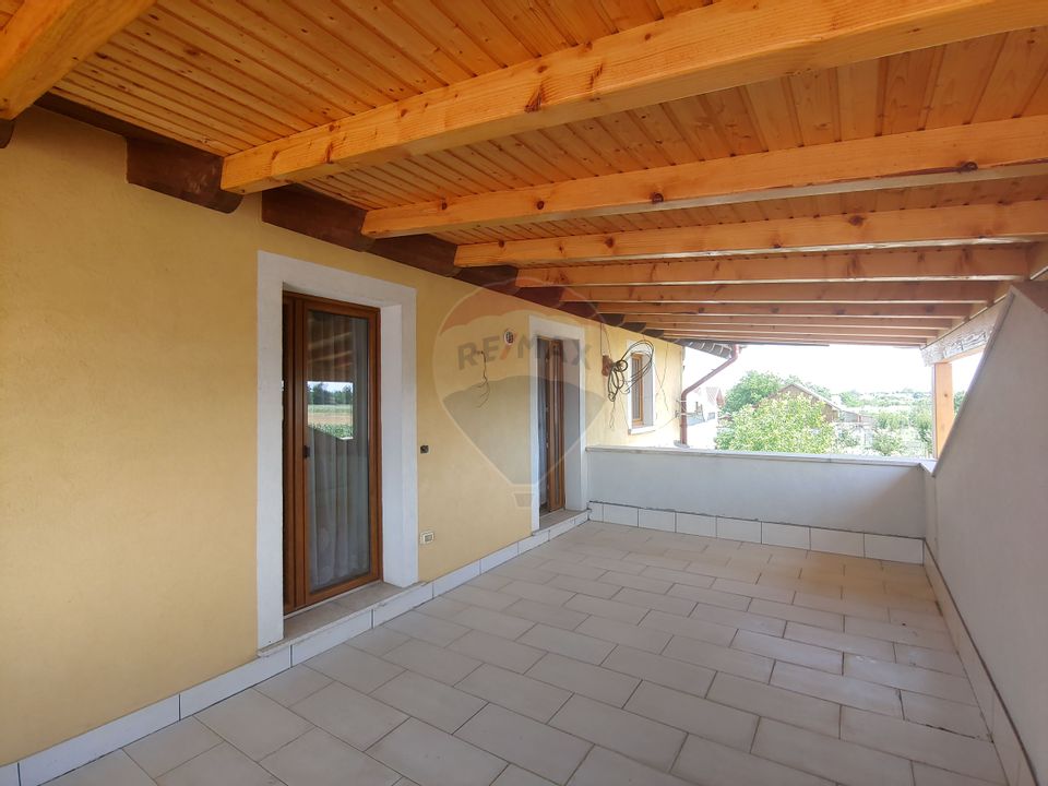 Casă / Vilă de lux cu 5 camere de vânzare în Vadu Moldovei, Suceava