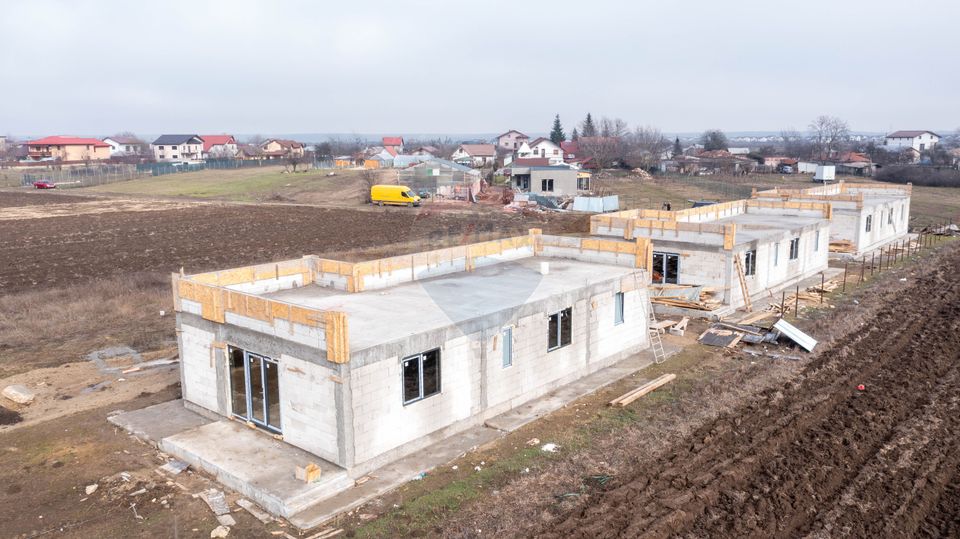 Case noi de vânzare în Săbăreni –3 camere, eficiență și confort modern