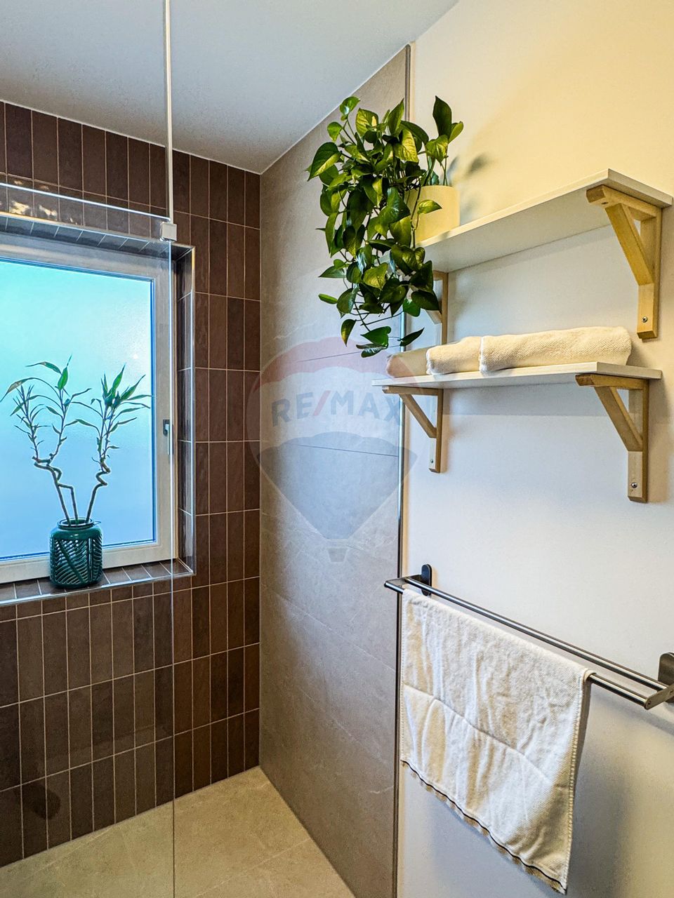 3 room Apartment for rent, Turnisor area
