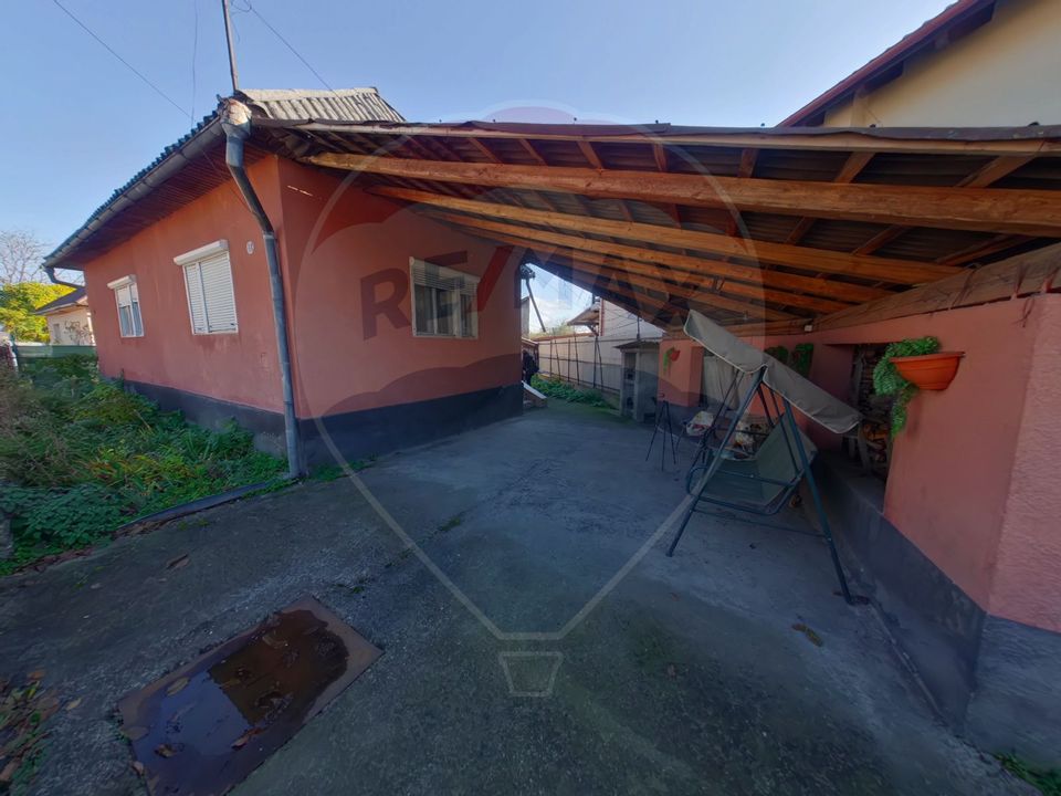 Casă cu 5 camere de vânzare, str. Crișan