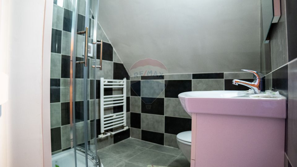 10 room Hotel / Pension for sale