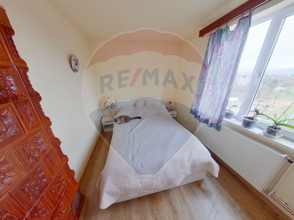 4 room Apartment for sale, Est area