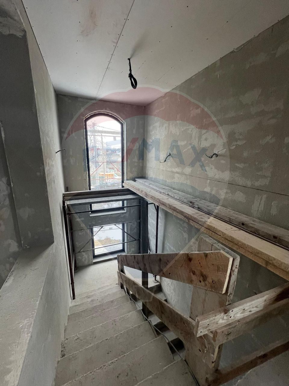 5 room House / Villa for sale, Est area