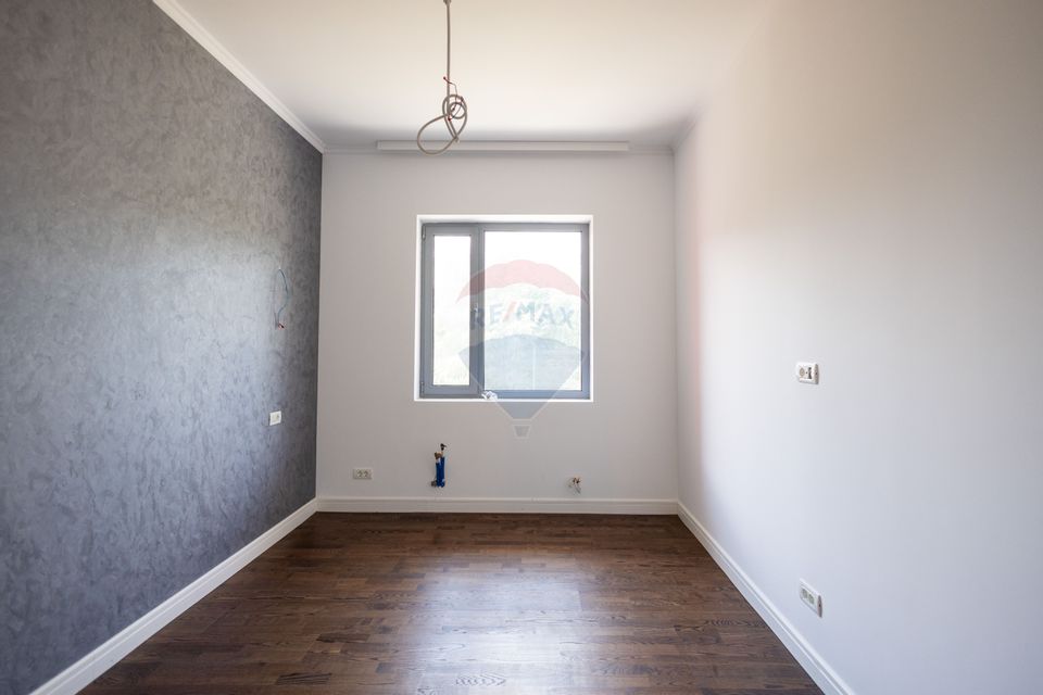 Vilă cu piscină de vanzare  – Bistrița