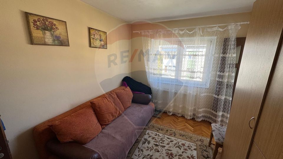 De vanzare: apartament cu 4 camere in zona ultracentrala