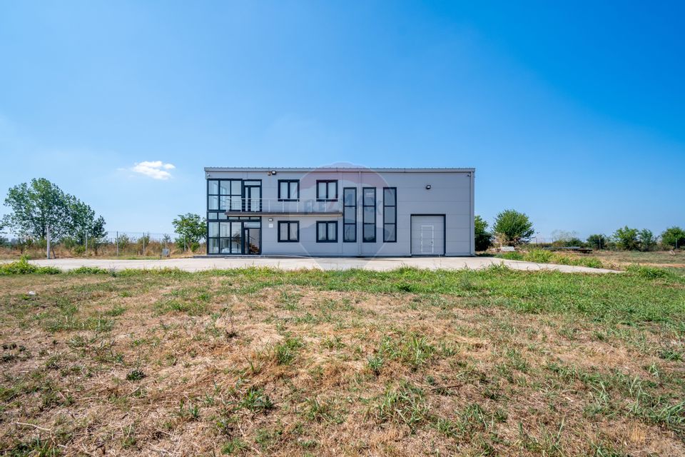 Hala de vanzare, 600 mp constructie, 7000 mp teren, Racari Dambovita
