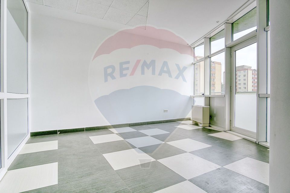 121sq.m Office Space for rent, Central area