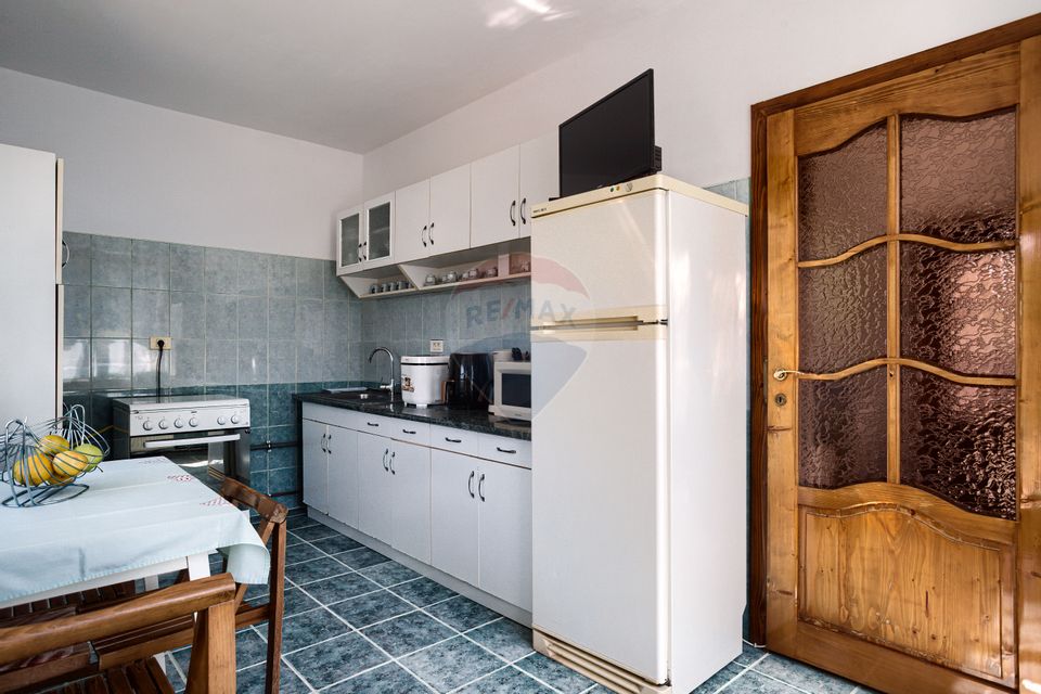 Casă cochetă de vânzare, teren 954 mp, posibil parcelare, în Subcetate