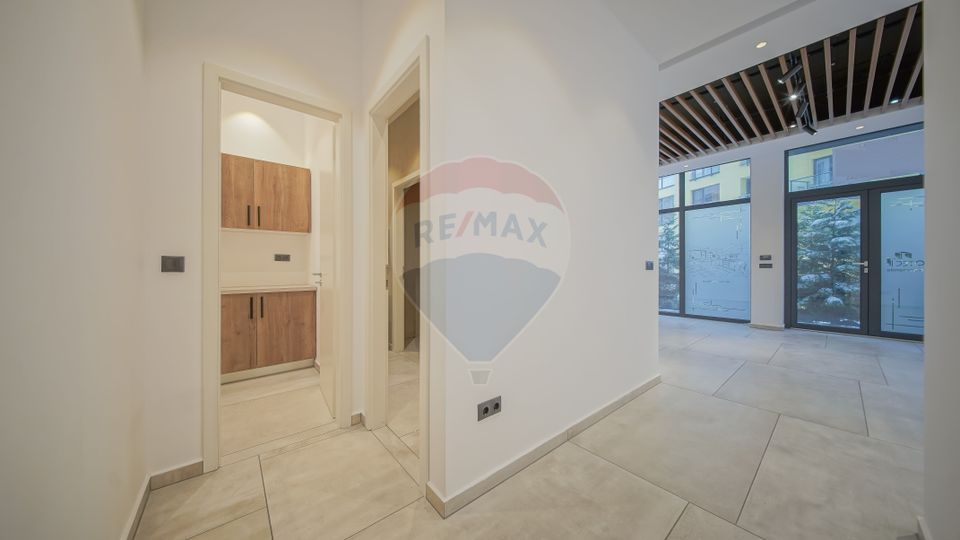 55sq.m Commercial Space for rent, Racadau area