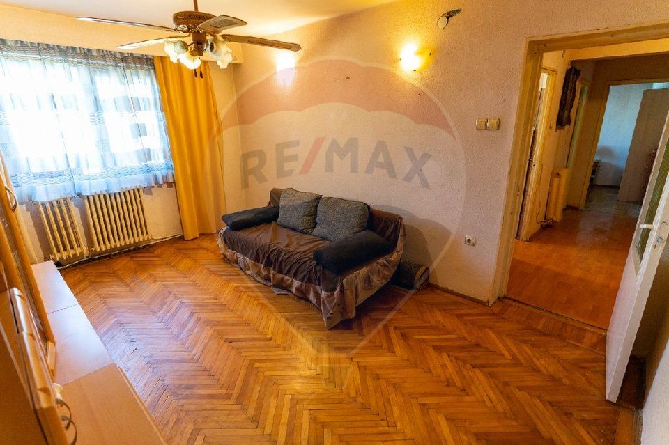 Apartament 2 camere de vanzare, Hunedoara