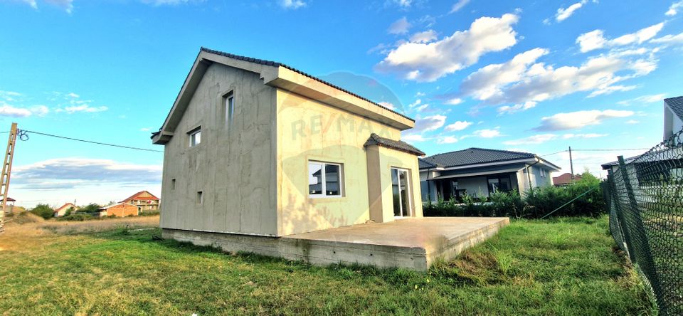 4 room House / Villa for sale