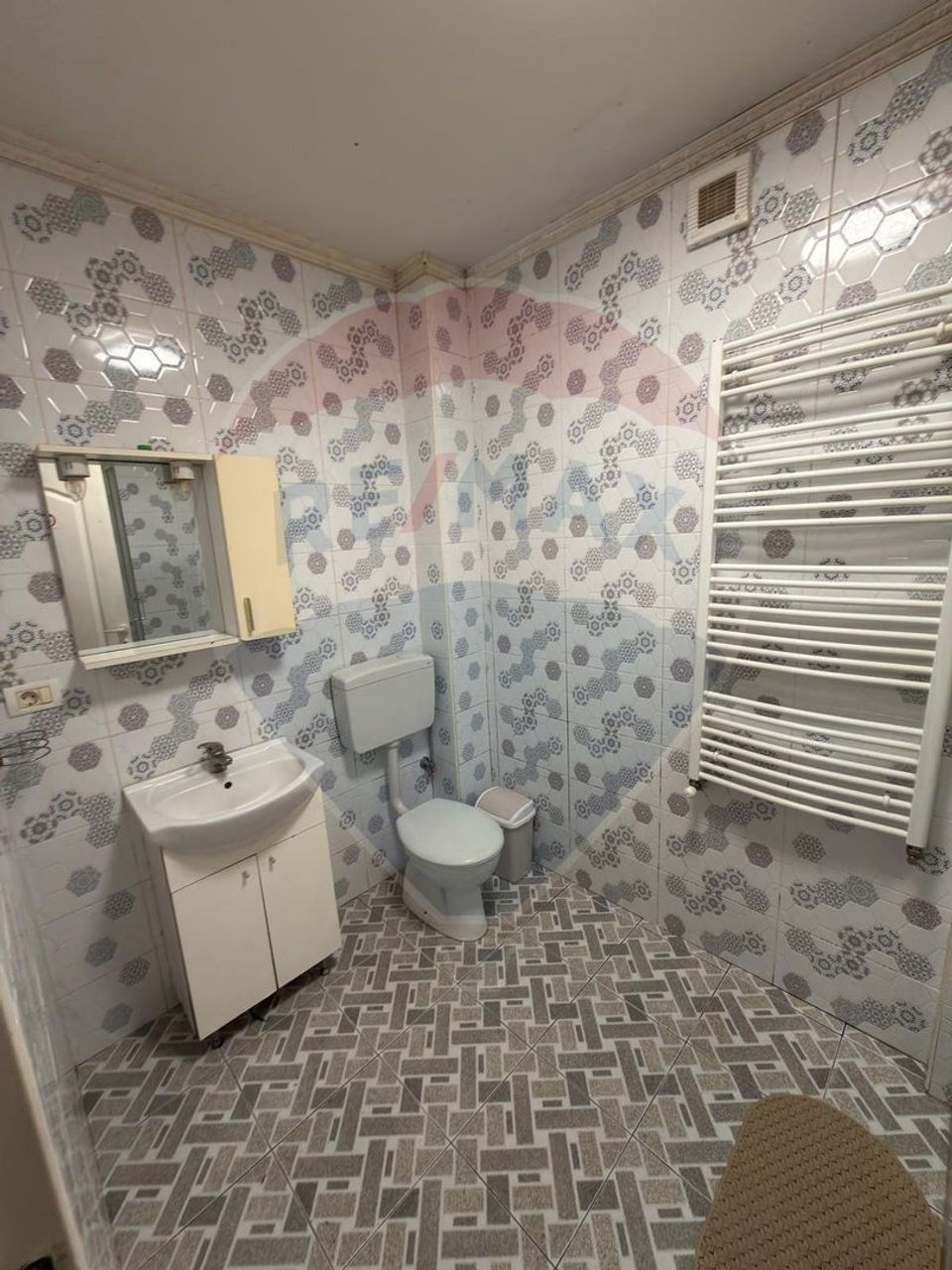 Apartament cu 2 camere de închiriat în zona Functionarilor