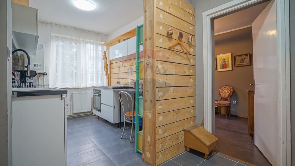 REZERVAT ! Apartament 3 camere Piața Teatrului