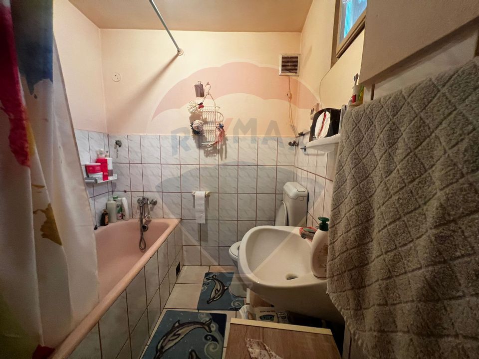 Casă  4 camere 1080 mp teren zona Gradiste