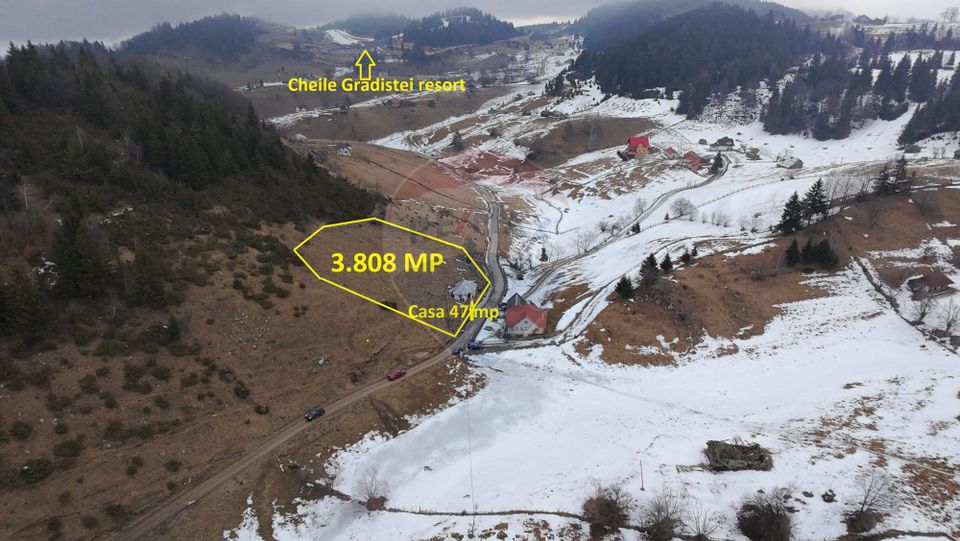 Casă + Teren Intravilan Fundata | Vedere Panoramică | Apă, curent