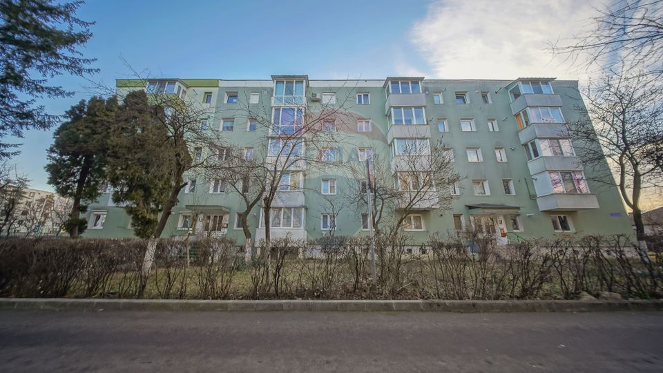 3 room Apartment for sale, Tractorul area