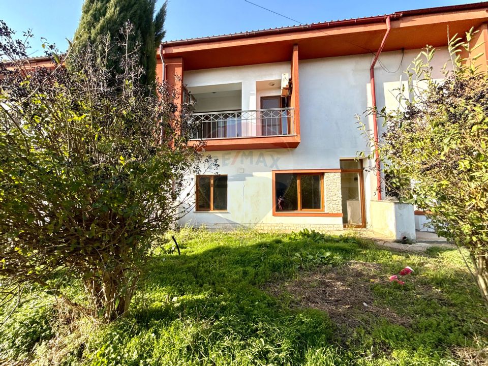 4 room House / Villa for sale