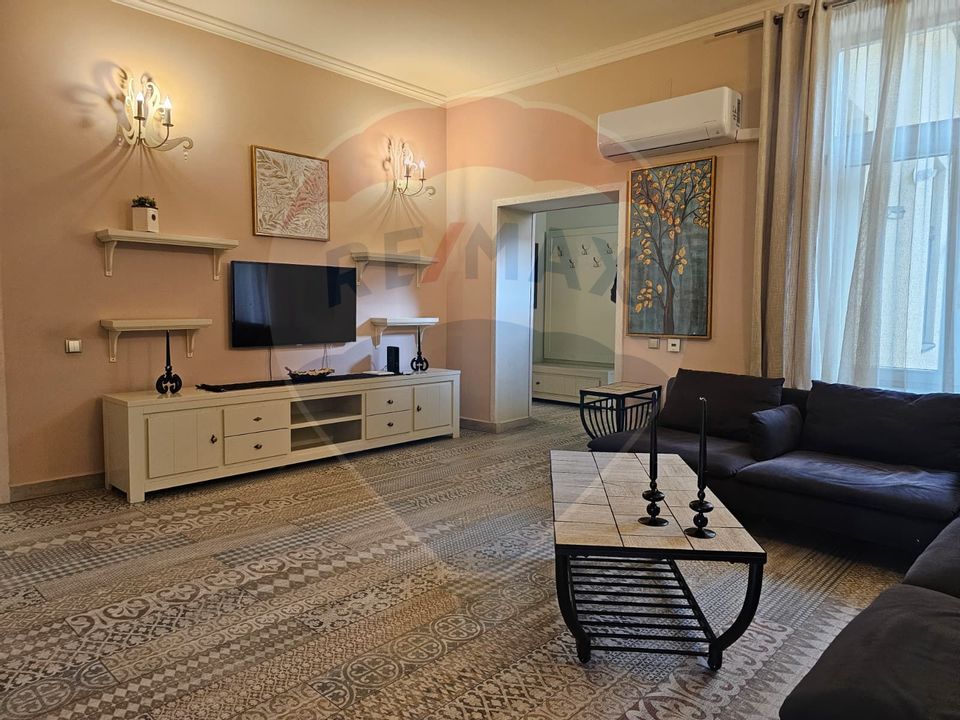 Inchiriez apartament superb cu 4 camere în zona Ultracentral