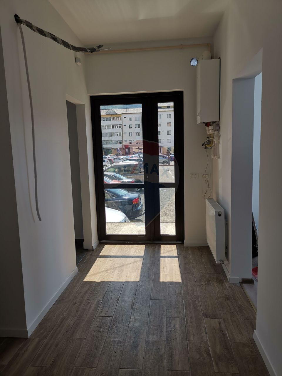 55sq.m Commercial Space for rent, Precista area