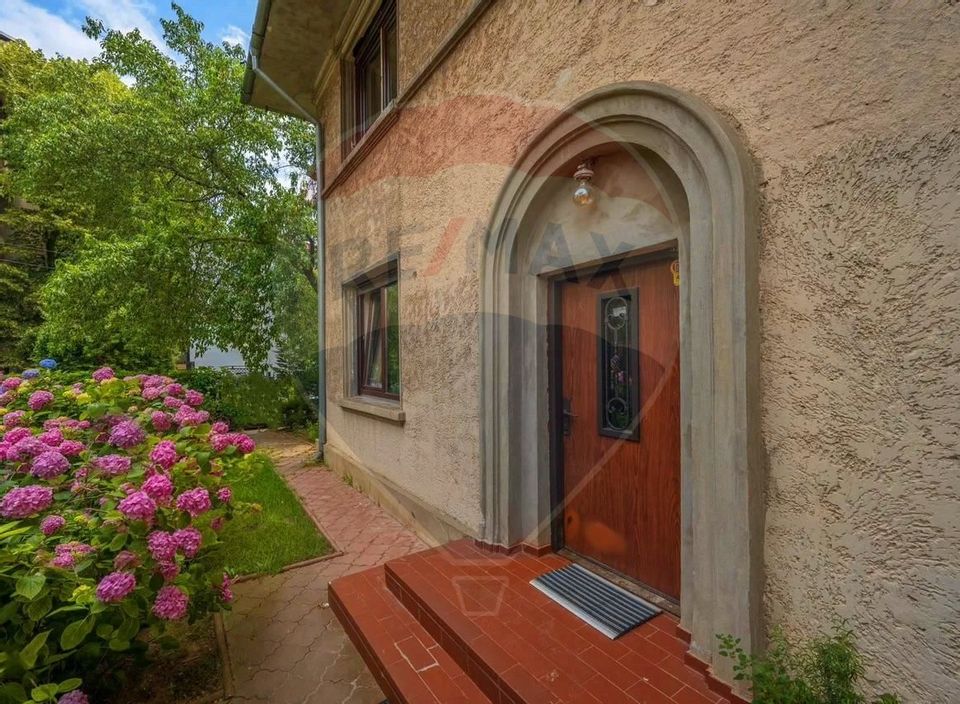 5 room House / Villa for sale, Primaverii area