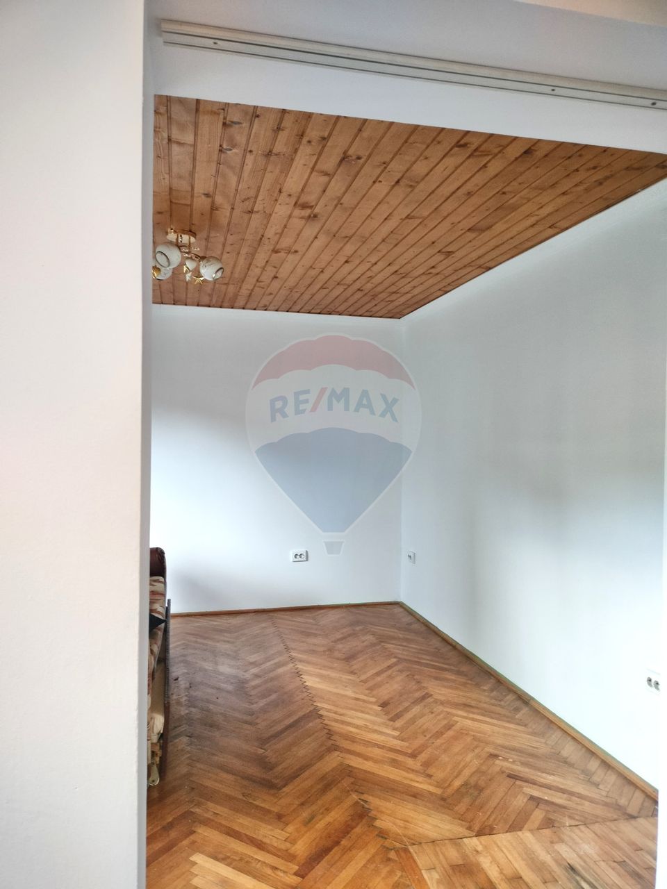 Apartament spațios cu 4 camere, zonă centrală – Sighișoara