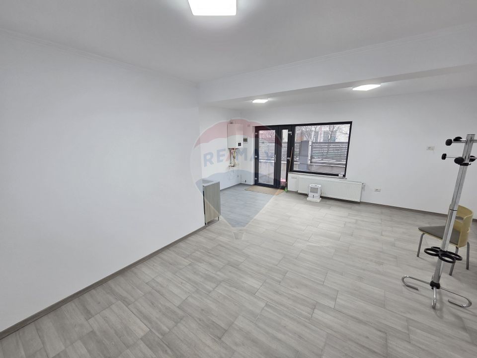 40sq.m Commercial Space for rent, Central area