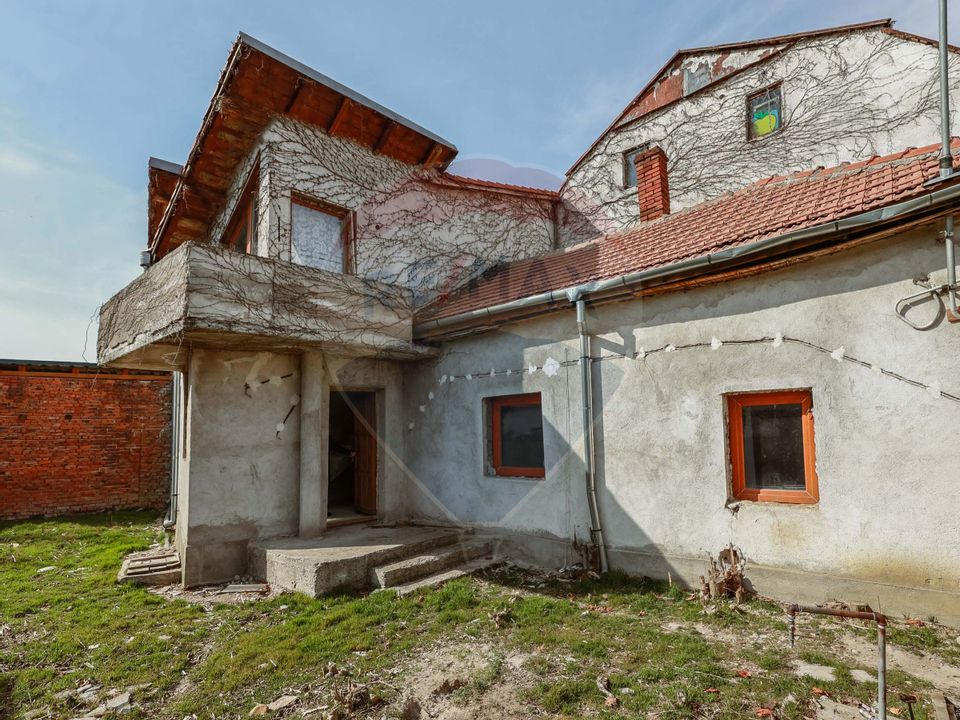 House/Villa 3 rooms for sale Bihor, Oradea, Central RMX93547 RE/MAX