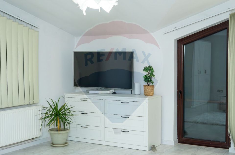 Casă / Vilă cu 5 camere de vânzare