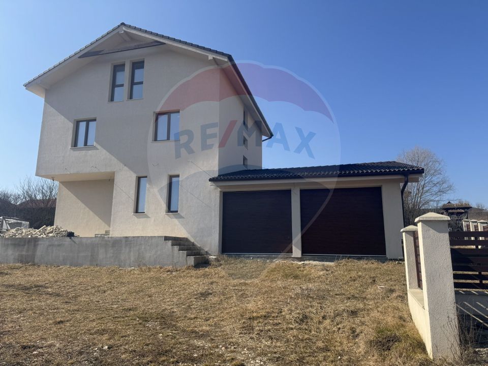 5 room House / Villa for sale