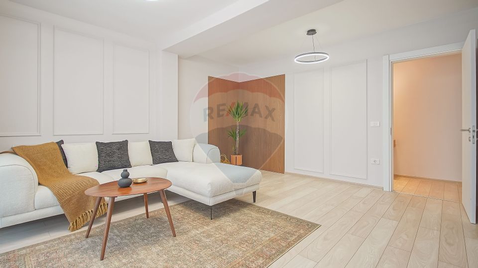 De inchiriat | Apartament 3 camere | Loc de parcare | Zona Tractorul