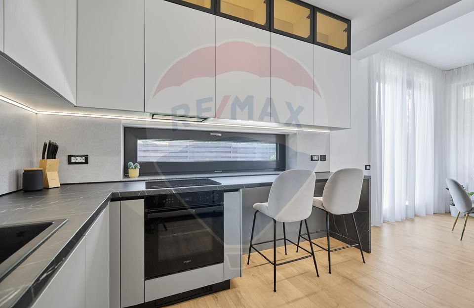 House / Villa for sale in Mogosoaia, shop, bus, utilities