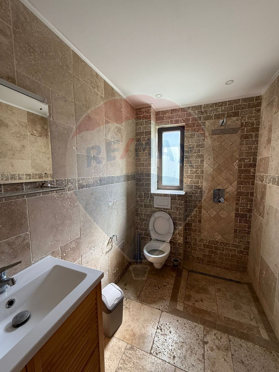 8 room House / Villa for sale, Sud-Vest area