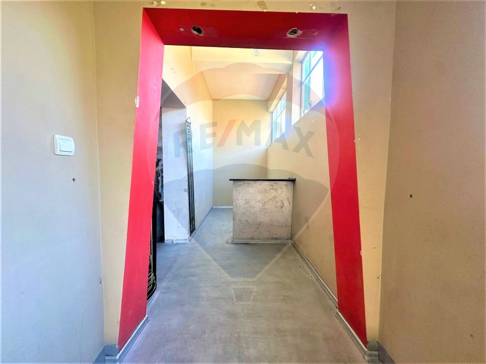 Spațiu comercial de 256mp de vânzare