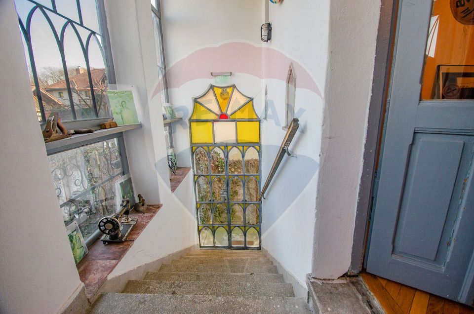Casă / Vilă cu 6 camere de închiriat în zona Balcescu