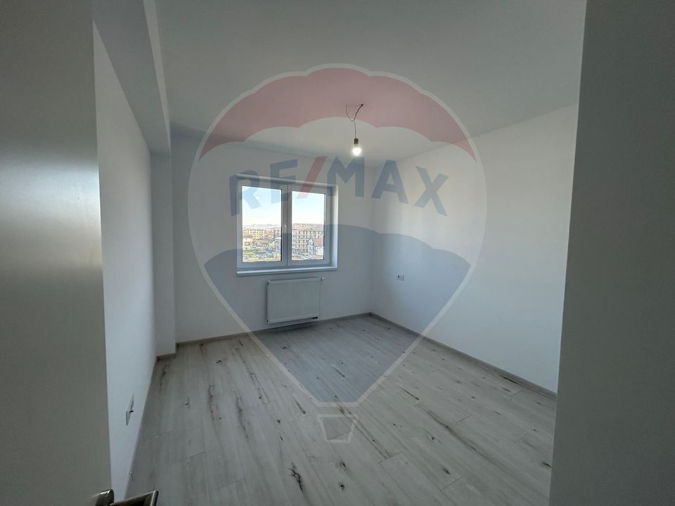 3 room Apartment for rent, Tractorul area