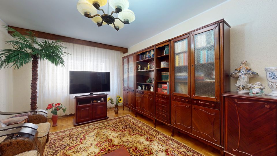 3 room Apartment for sale, Eroilor area