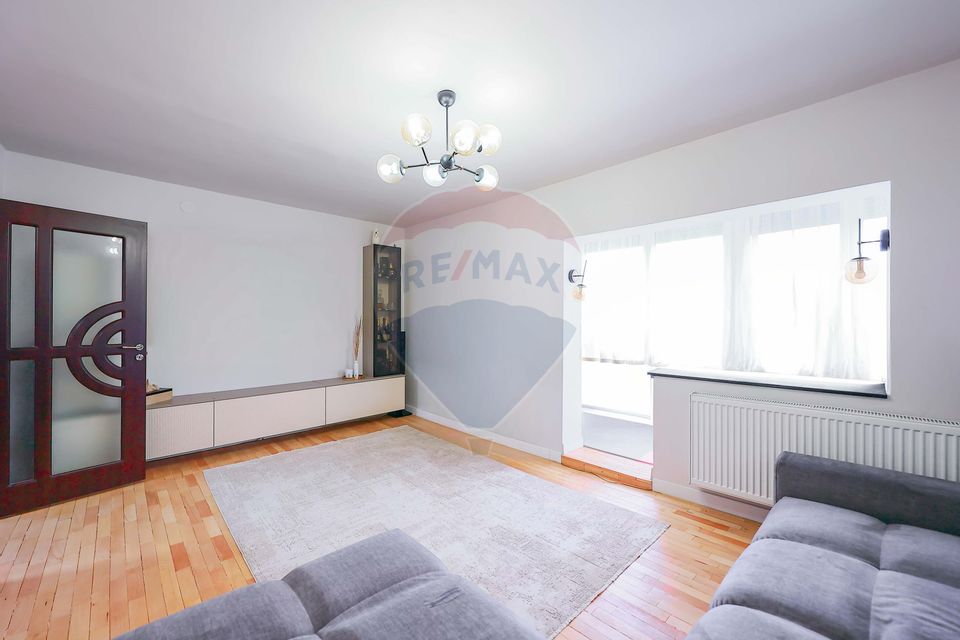 Apartament 3 camere de vânzare mobilat și utilat, zona Decebal, Oradea