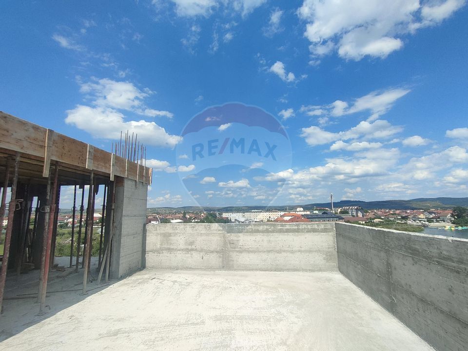 Apartament de vanzare cu gradina
