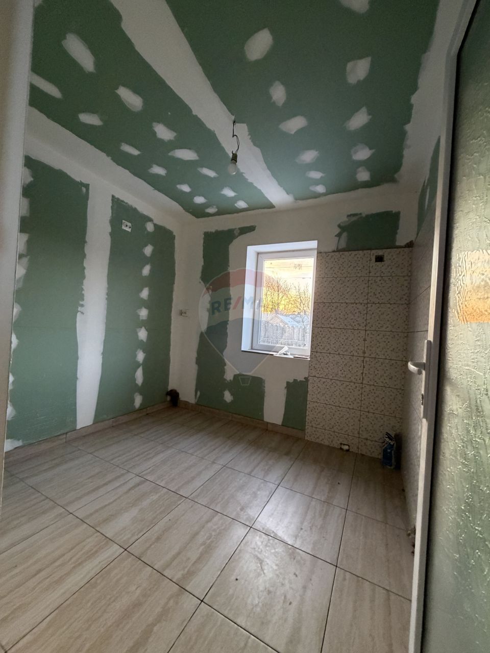 Casă cu teren generos de 1.179 mp, Fierbinți, Târg