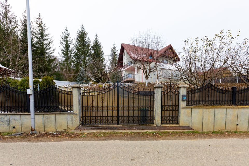 Casă / Vilă cu 5 camere lângă pădure în Luncani | Bacău - de vânzare