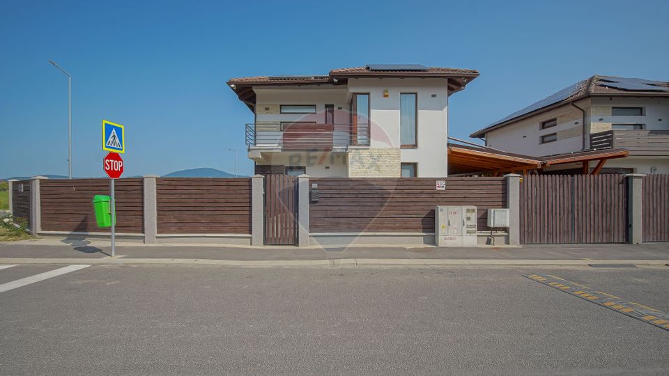 Casă de vânzare în orașul Ghimbav! Comision 0 %!