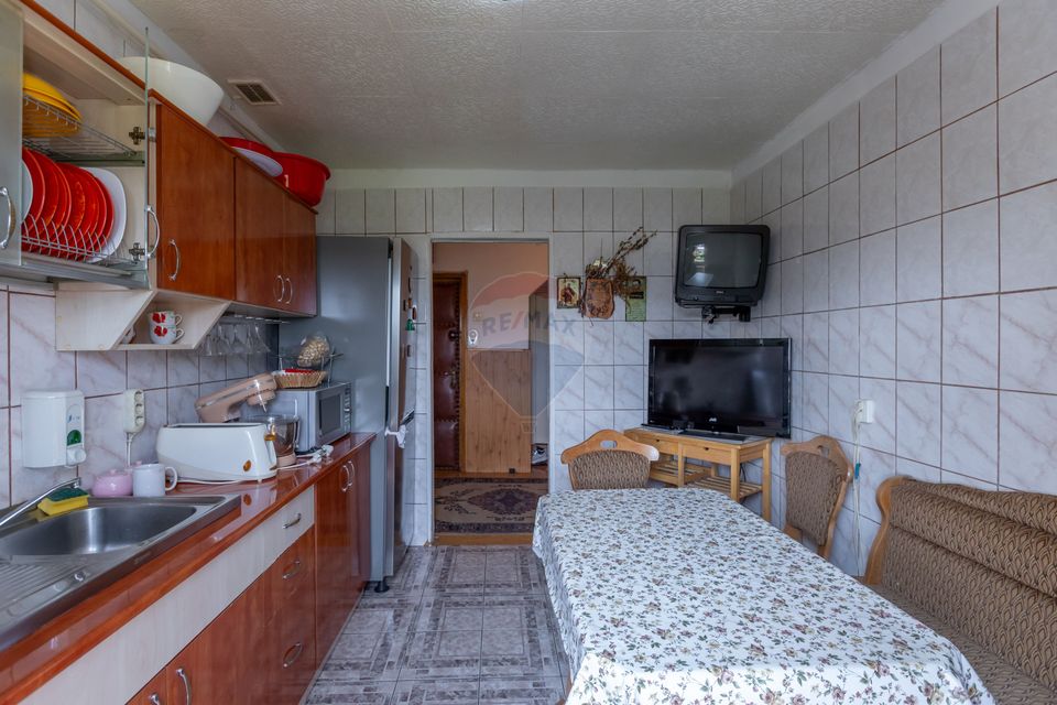 Apartament 3 camere decomandate – Strada Bicaz, zona Narcisa