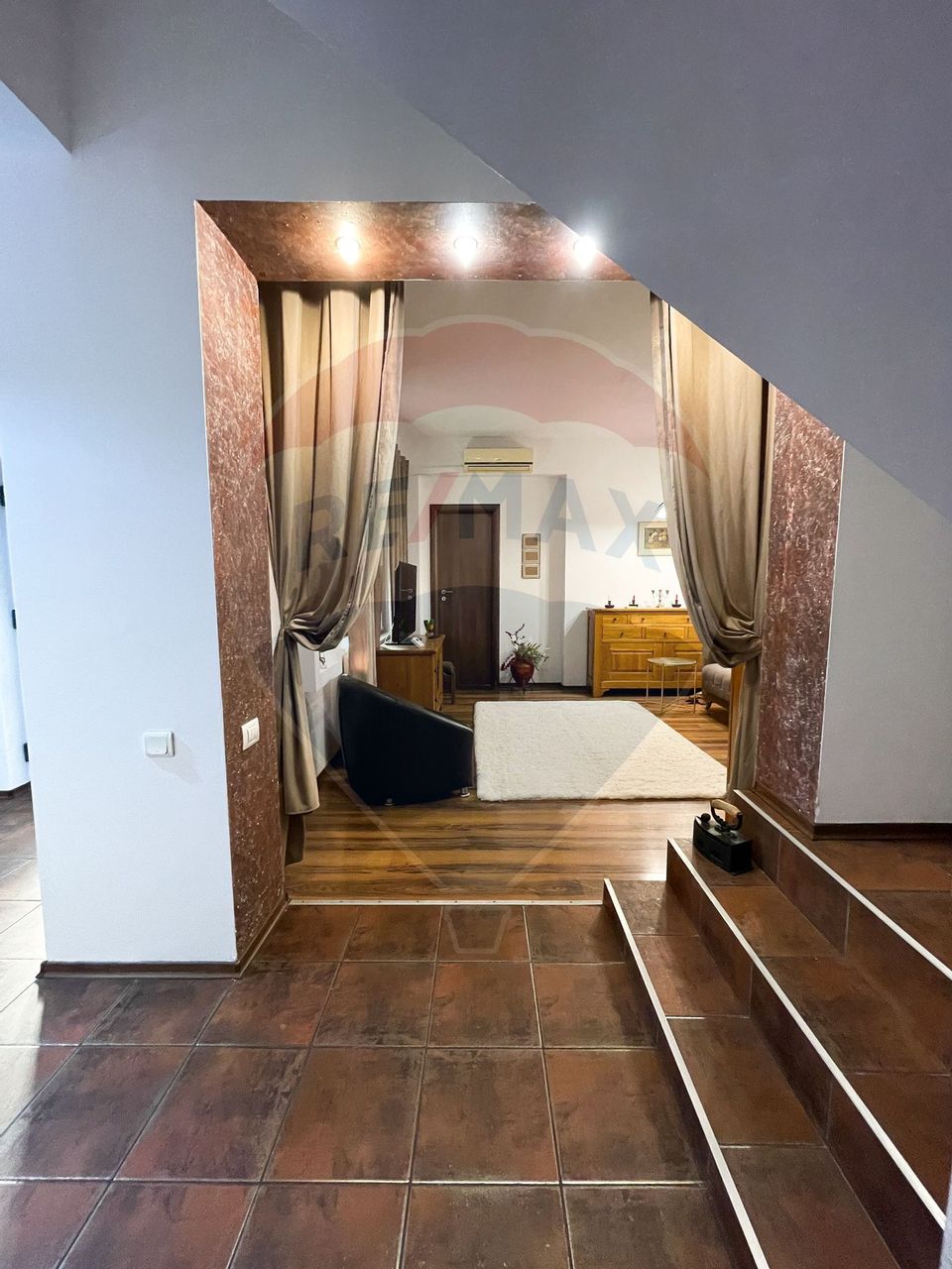 Vila P+M cu 3 camere, de inchiriat, zona Far Constanta