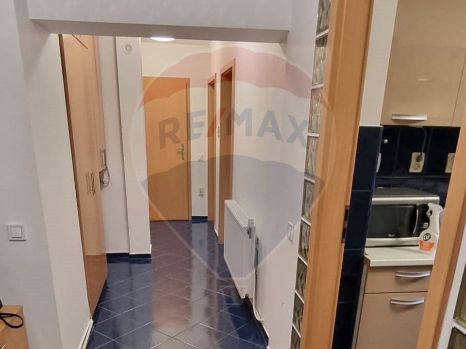 Apartament cu 3 camere de închiriat, strada Stefan cel Mare,zona Mall