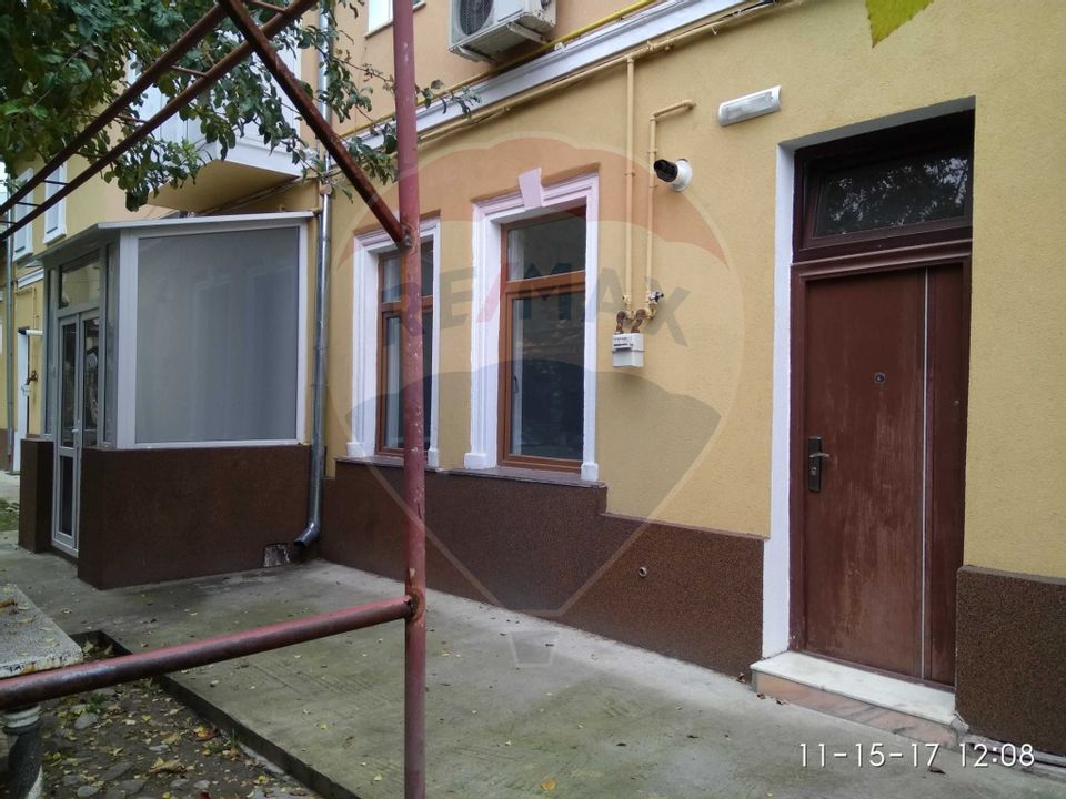 Apartament 2 camere Parter Inalt (3,5m) situa in Vila,  zona Dorobanti