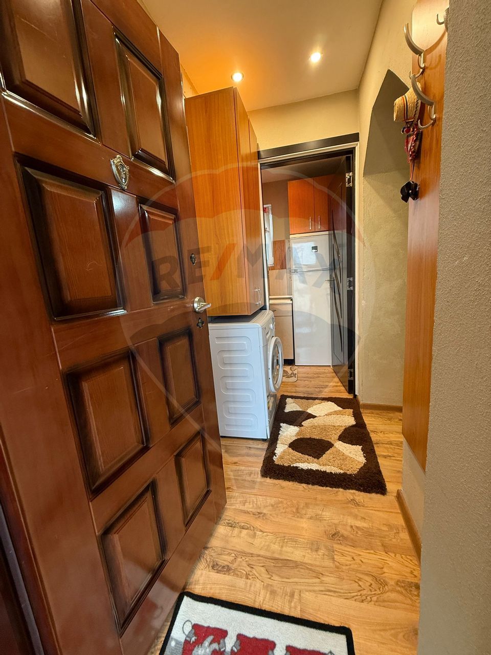 Apartament cu o camera de inchiriat- zona 6 Vanatori