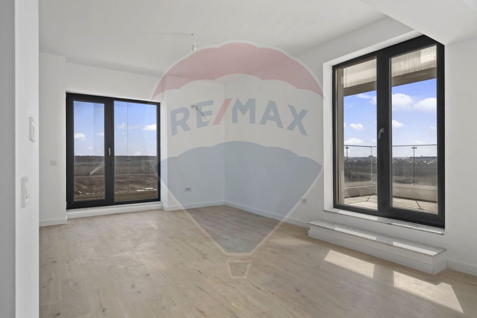 Large 2-room apartment for sale in Pipera area