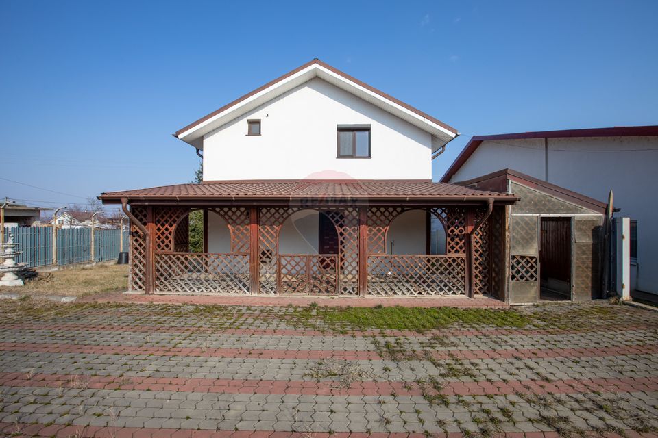 Hală 1.000 mp + curte 3.200 mp + CASĂ 160 mp BONUS | Acces TIR | Bacău